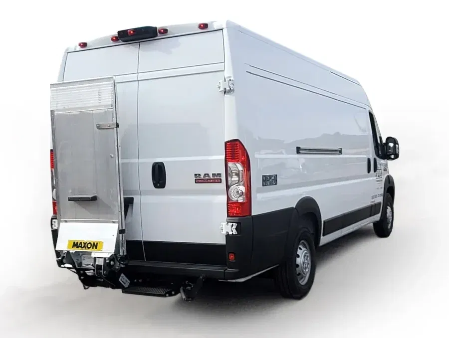 CAMION FOURGON - FOURGONNETTE ÉQUIPÉ DU HAYON ÉLÉVATEUR MAXON - LIGHT DUTY - C2 GPC X1-LDF