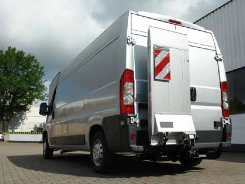 CAMION FOURGON FOURGONNETTE ÉQUIPÉ DU HAYON ÉLÉVATEUR MAXON LIGHT DUTY C2 GPC X1-LDF