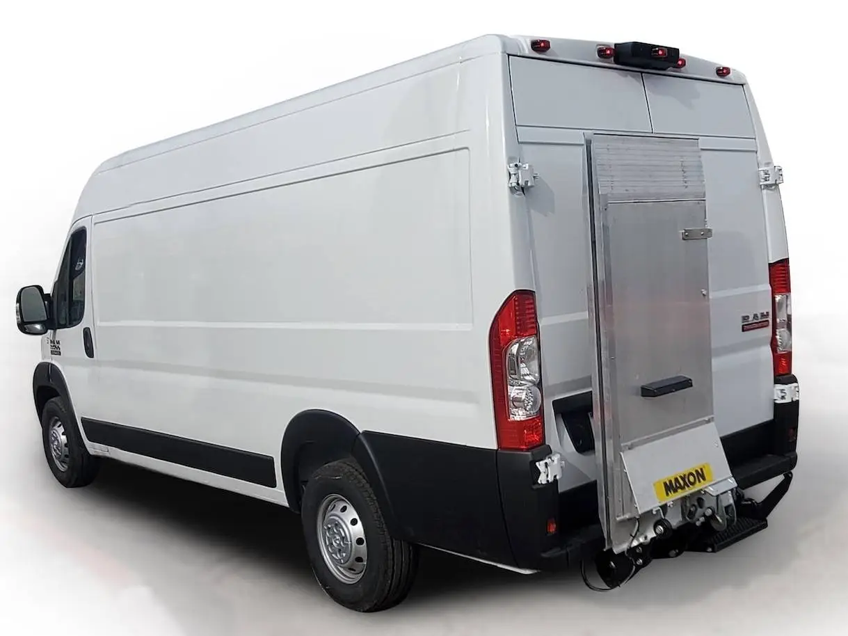 CAMION FOURGON FOURGONNETTE ÉQUIPÉ DU HAYON ÉLÉVATEUR MAXON LIGHT DUTY C2 GPC X1-LDF