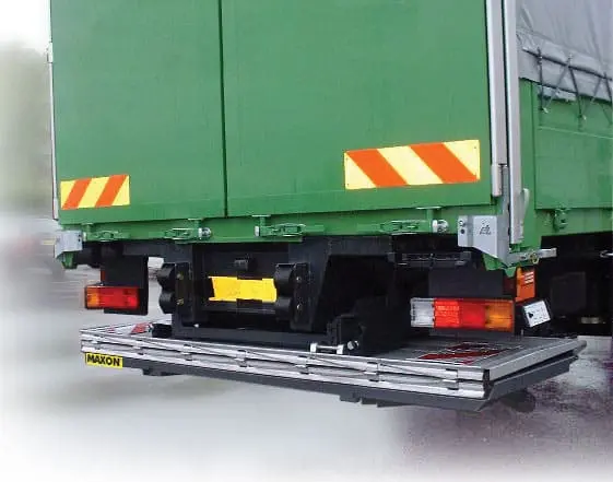 TRUCK EQUIPPED WITH MAXON GPST - SLIDELIFT - TAIL ELEVATOR UNDERNEATH