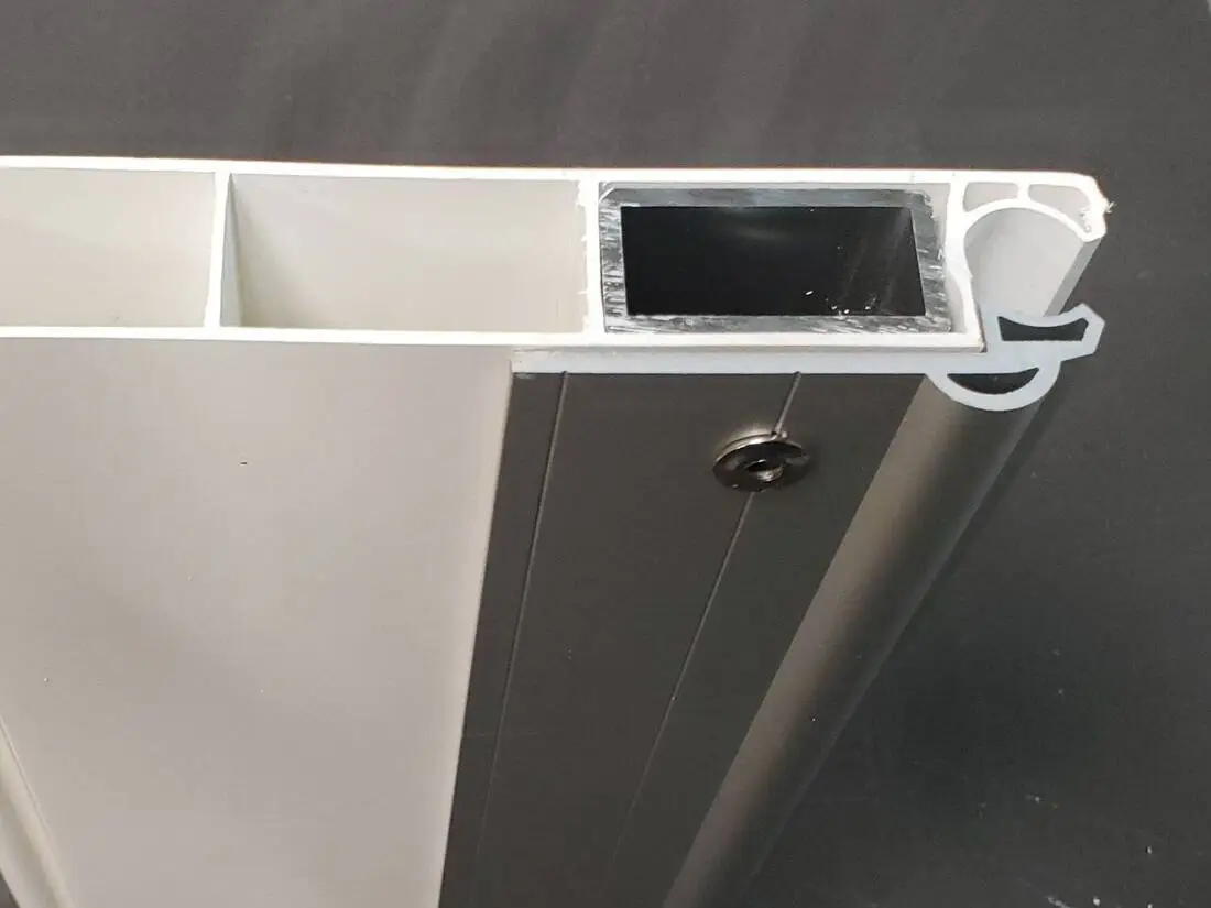 Dry freight roll-up truck door MCLAREN, Porte roulante pour camion de marchandises sèches MCLAREN, Installation de Porte Roll-Up pour Camion