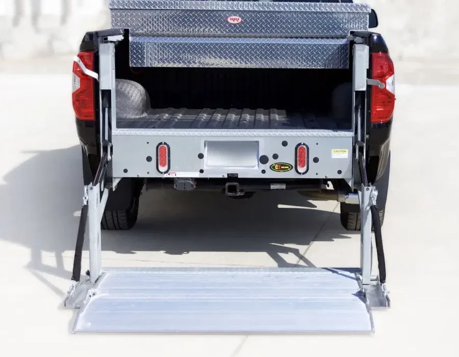 PICKUP WITH MAXON TAIL ELEVATOR - LIGHT DUTY - C2 PICKUP 4